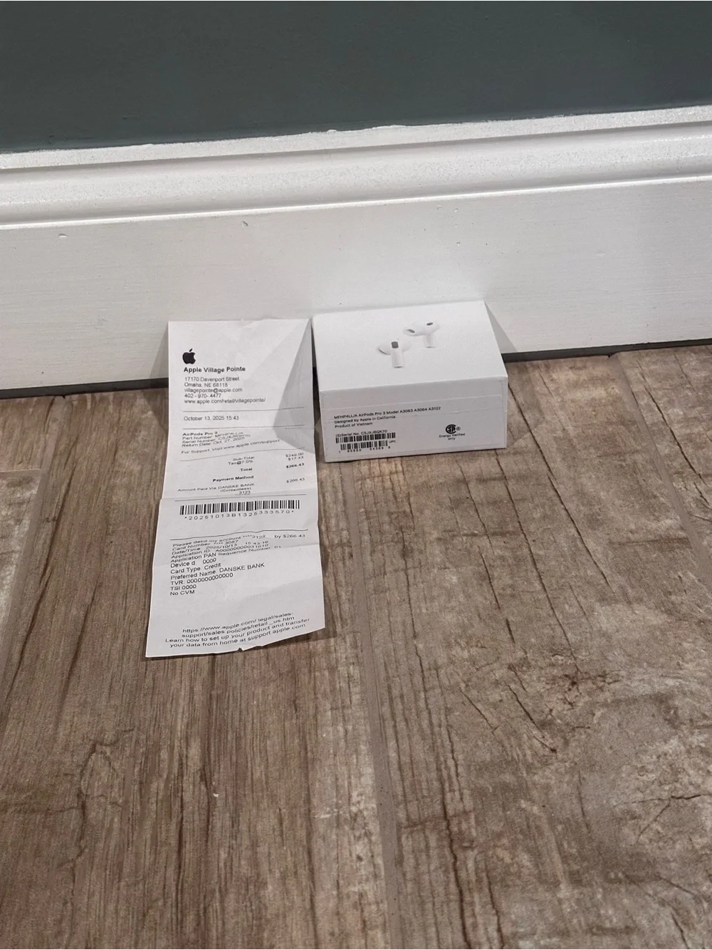 & Other Stories White AirPods Pro Style Earbuds with Box
